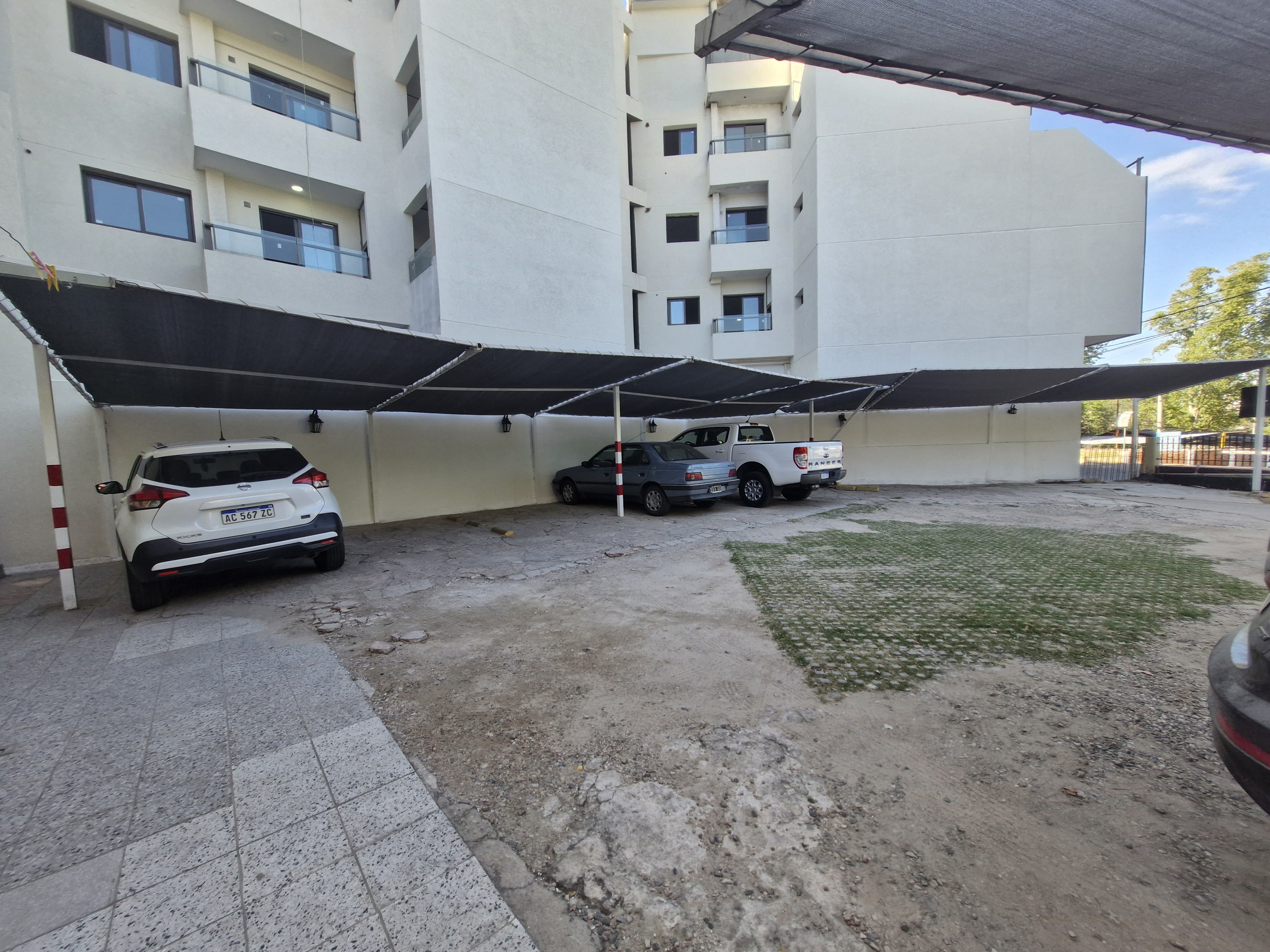 Estacionamiento cubierto